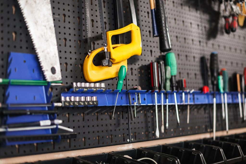 De 'Health Check' van je WordPress Site 5 Close up stand of modern tools in workshop isolated