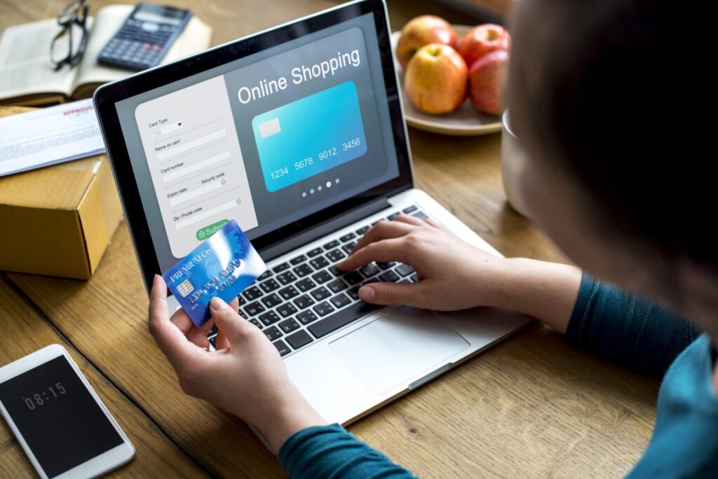 Drie super plugins voor WooCommerce 2 People purchsing goods e-commerce online shopping