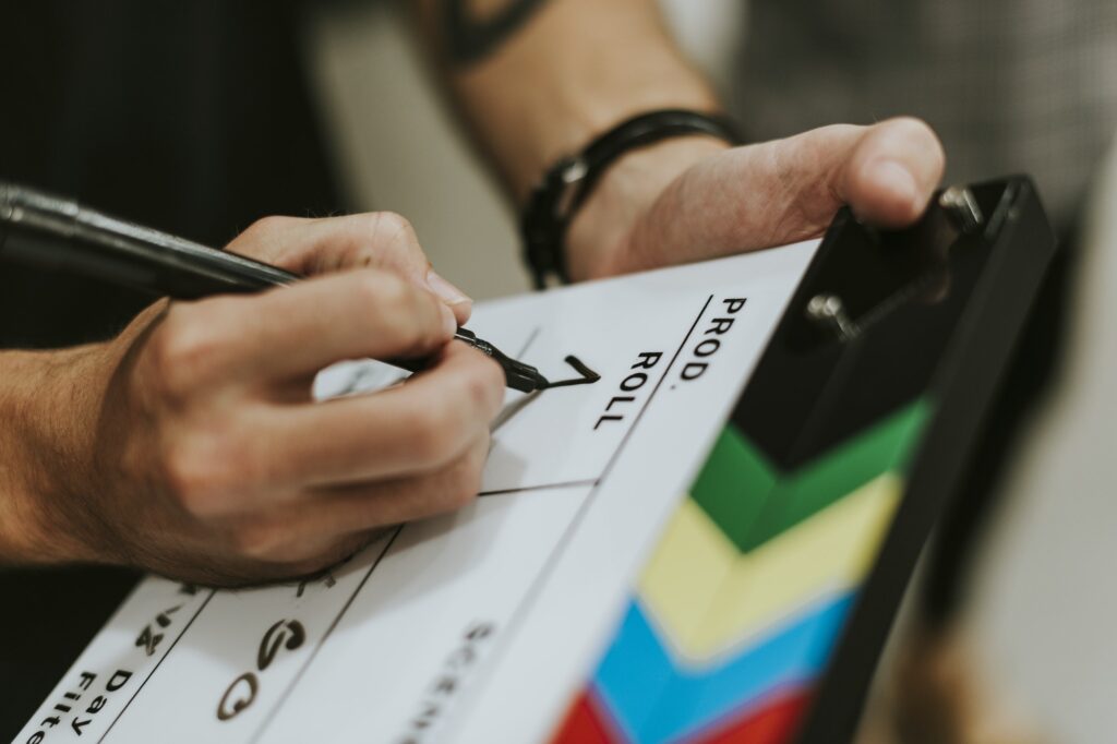 Coaching Online Leeromgeving 2 Behind the scenes with a clapper board