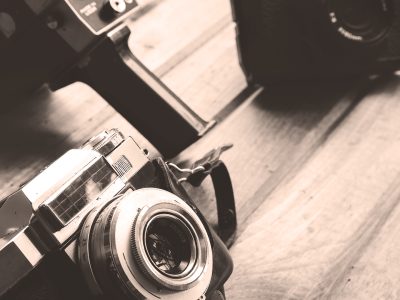 antique-cameras-black-white_4460x4460-1920