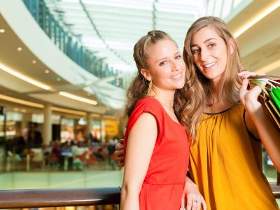 shopping-mall-winkel-centrum-Depositphotos_82453948_xl-2015-cropped